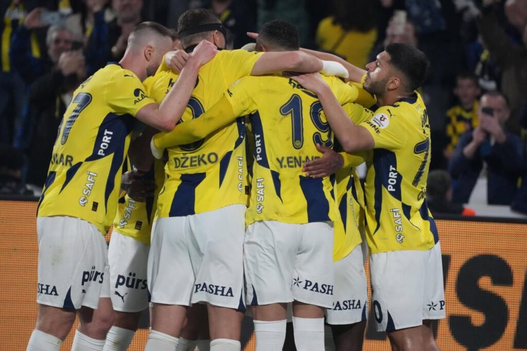 Rolling Fenerbahçe face acid test as Beşiktaş step into Cup opener | Daily Sabah