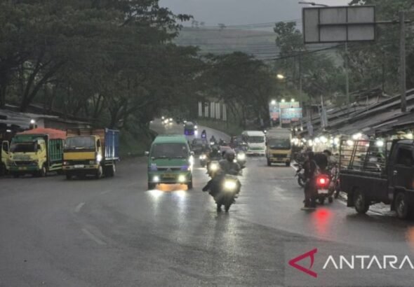 Cuaca di kota-kota besar umumnya berpotensi diguyur hujan pada Rabu